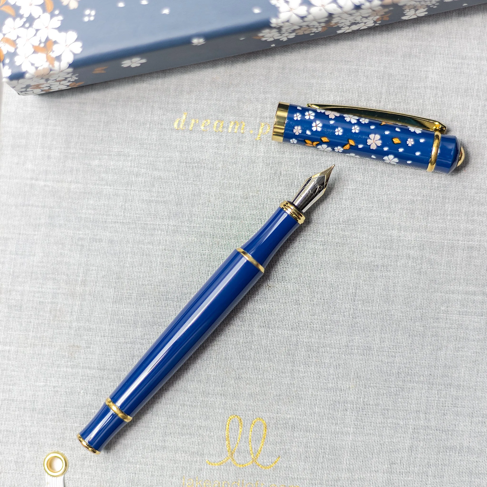 Falling Blossoms Fountain Pen