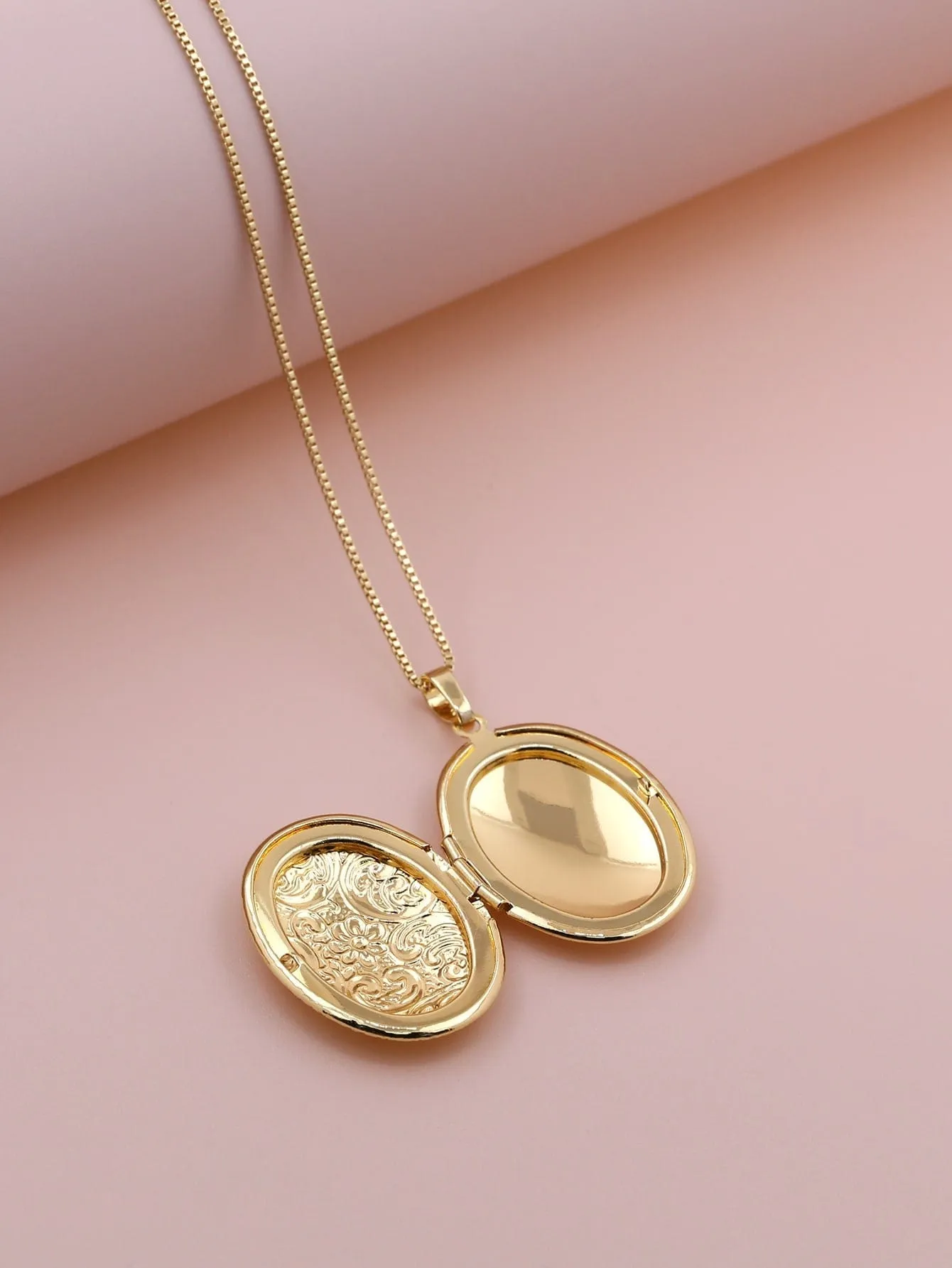 Heirloom Oval Locket