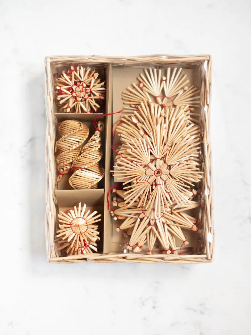 Straw Ornament Set