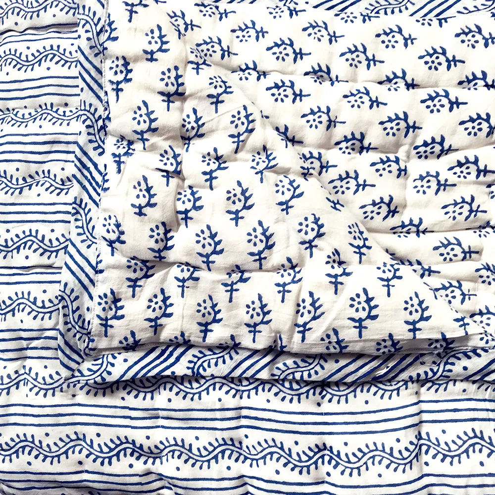 Tilonia® Twin Quilt - Centipede Stripe & Sprig in Blue